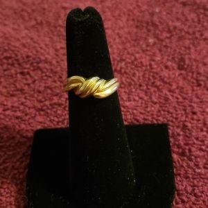 Gold 'Love knot' Ring